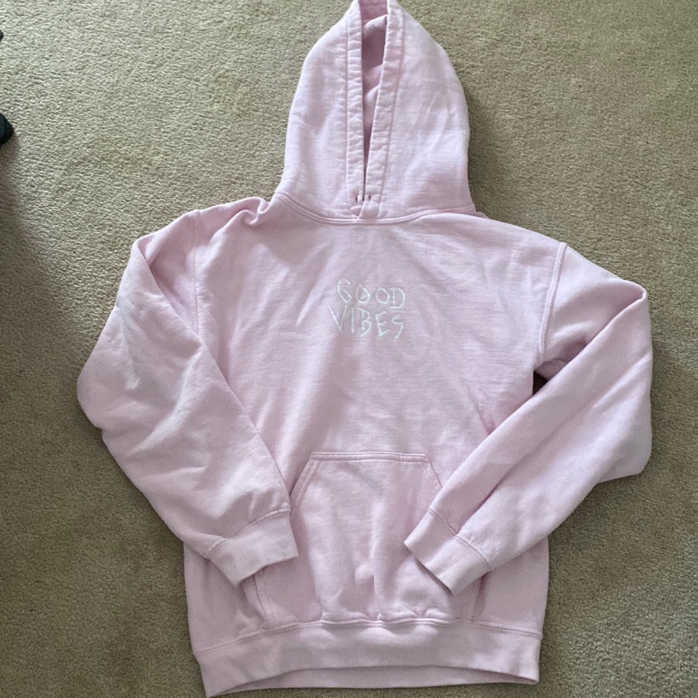 “Good Vibes” sweatshirt